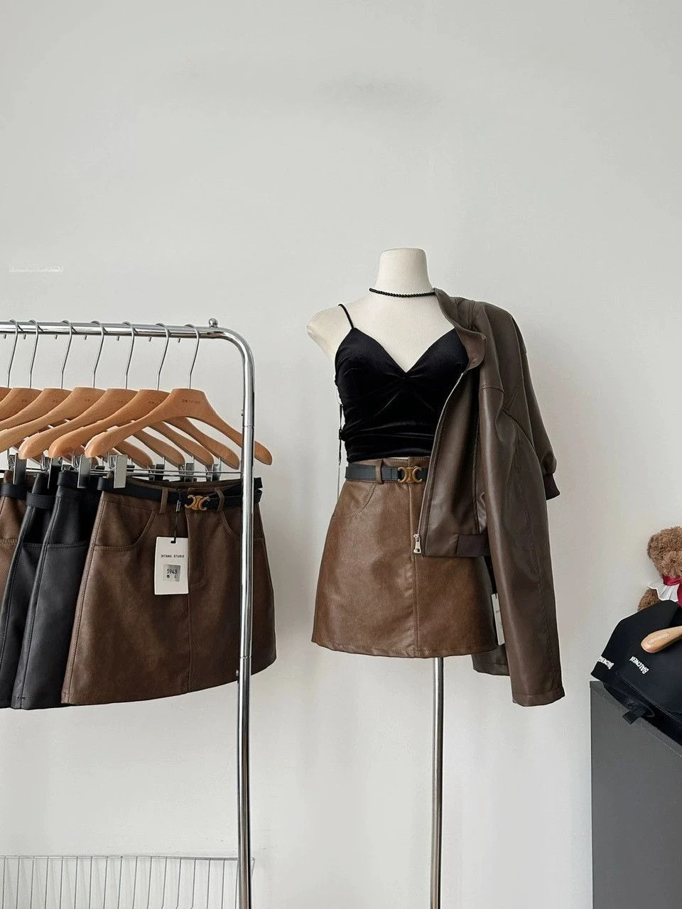 High-waisted Spice Girl PU Leather Skirt Autumn and Winter New Anti-light A-word Skort Hip Skirt