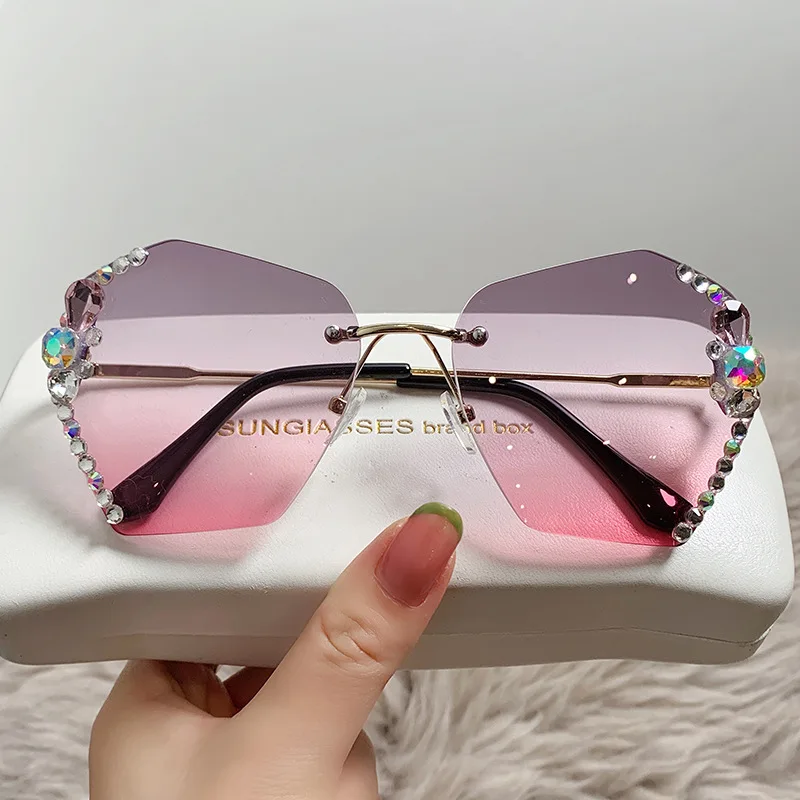 

Large Rimless Diamond Rhinestone Sunglasses Fashion Style Oversized Driving Sun Glasses Women Men Luxury Ocean Lens Eyeglasses