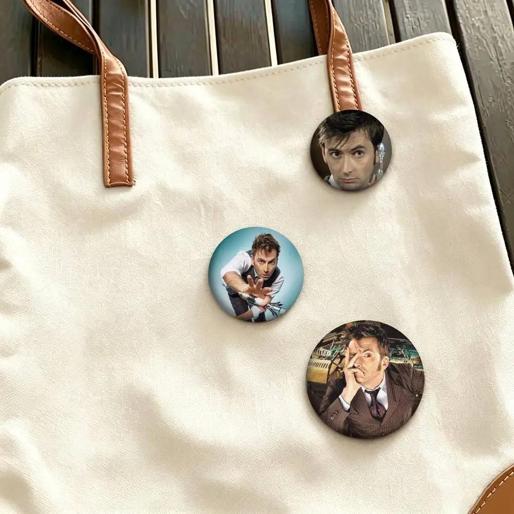 T-Tenth Doctor David Tennant  25 32 44 58 75mm Badges Personalized Round Brooches Pins Accessory Gift