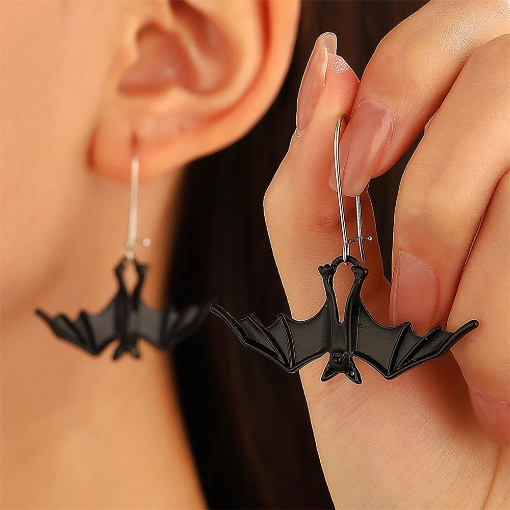 Retro Bat Earrings for Women Men Vintage Animal Pendant Studs Earrings DIY Jewelry Accessories Halloween Party Gift Gothic Decor