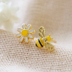 Huitan Dainty Yellow Flower and Honey Bee Animal Stud Earrings Chic Enamel Earrings for Women Daily Wear Exquisite Ear Jewelry