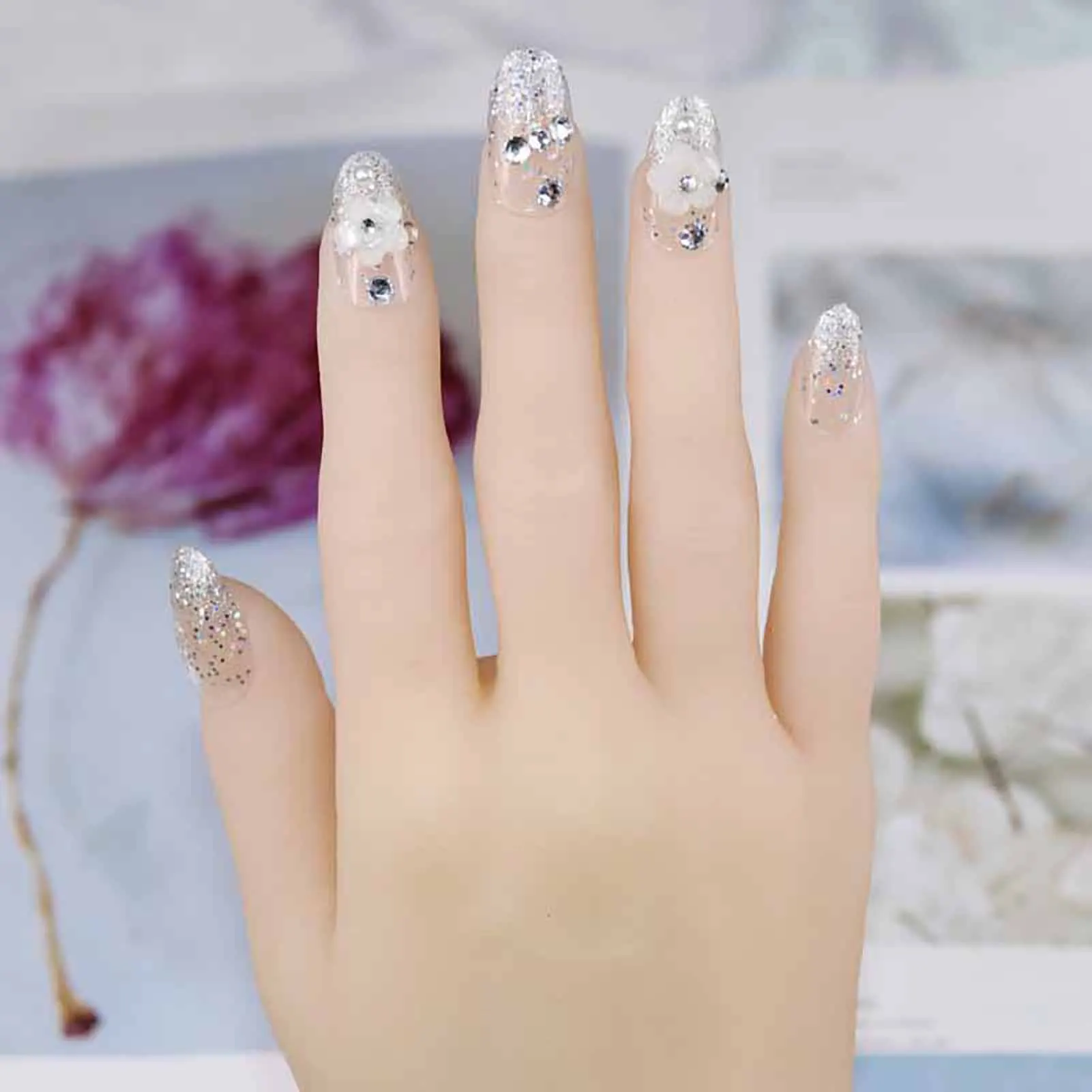 Flower Press-on Nail with Rhinestones Hands Decoration Easy Removal False Nail for Shopping Travel Dress Matching