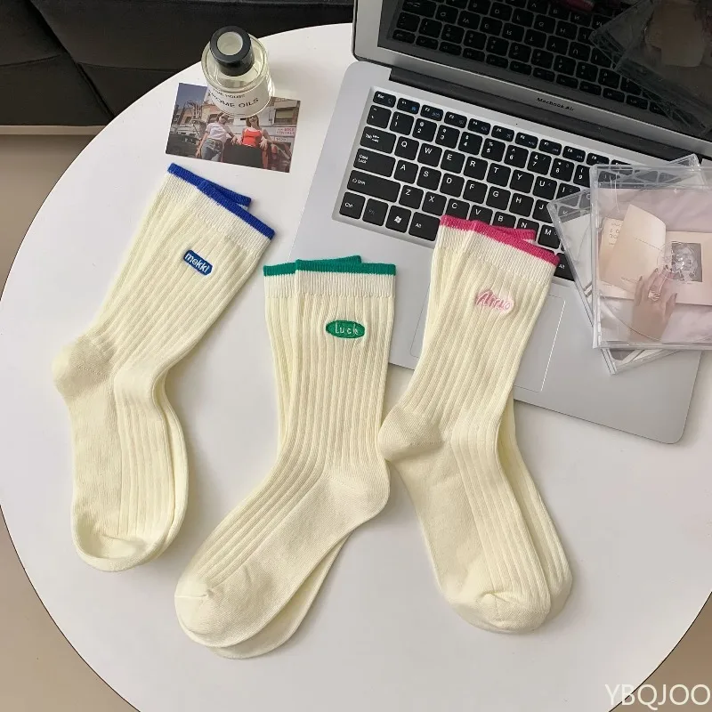

6 пар модных универсальных женских носков средней длины с вышивкой, повседневная удобная красочная верхняя одежда, женские носки средней длины