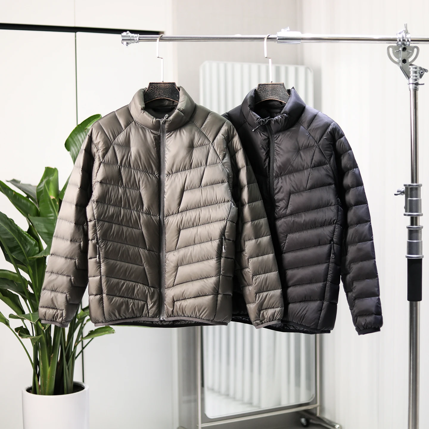 

High Fill Power Ultra Warm down Jacket Unisex Thick White Duck down Winter Coat City Casual Style Windproof Zipper Closure