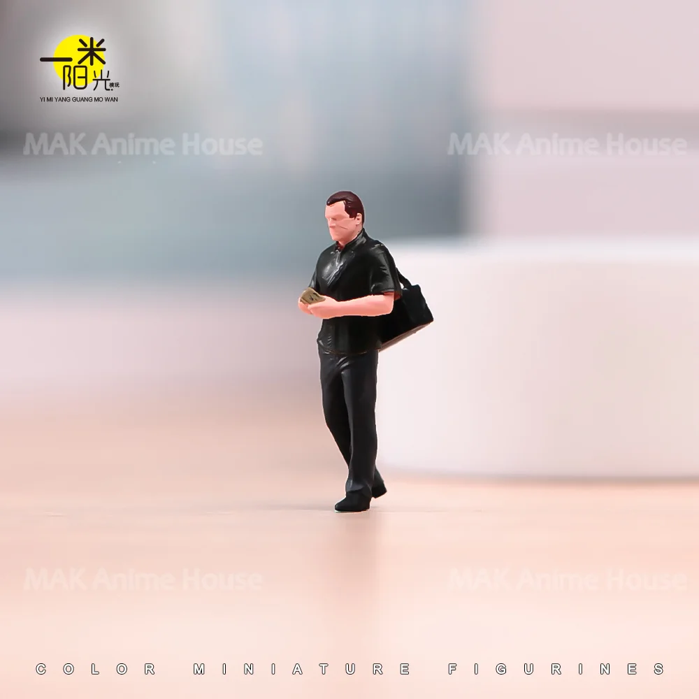 Miniatures Figures 1/87 1/64 1/43 1/24 1/18 Thief Gang Wielding Guns And Carrying Bags Male Model Creative Scene Dolls Toys