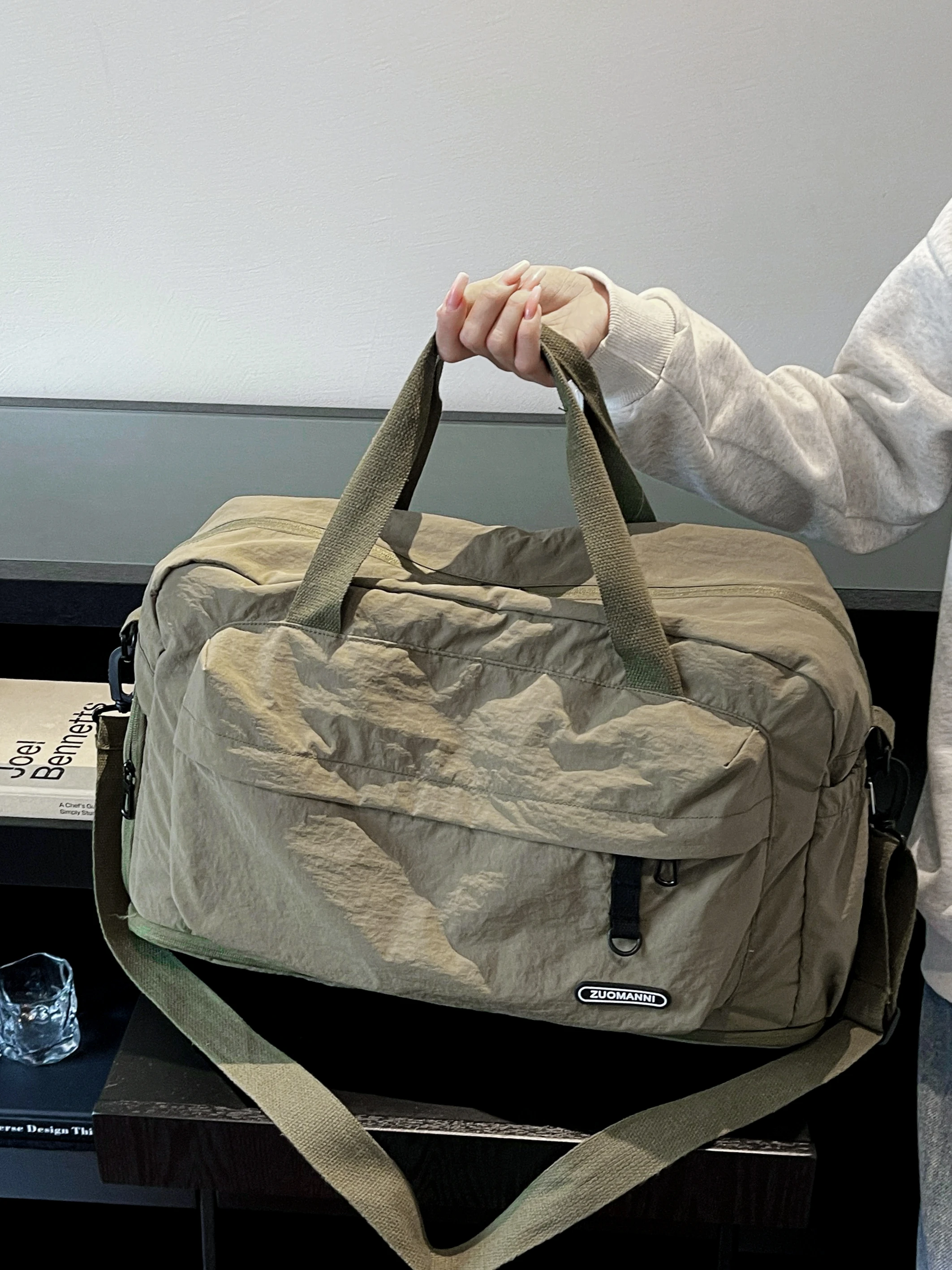 

Большая вместительная дорожная сумка для коротких поездок, женская и мужская, новинка 2025 года, легкая, для деловых поездок, для хранения одежды