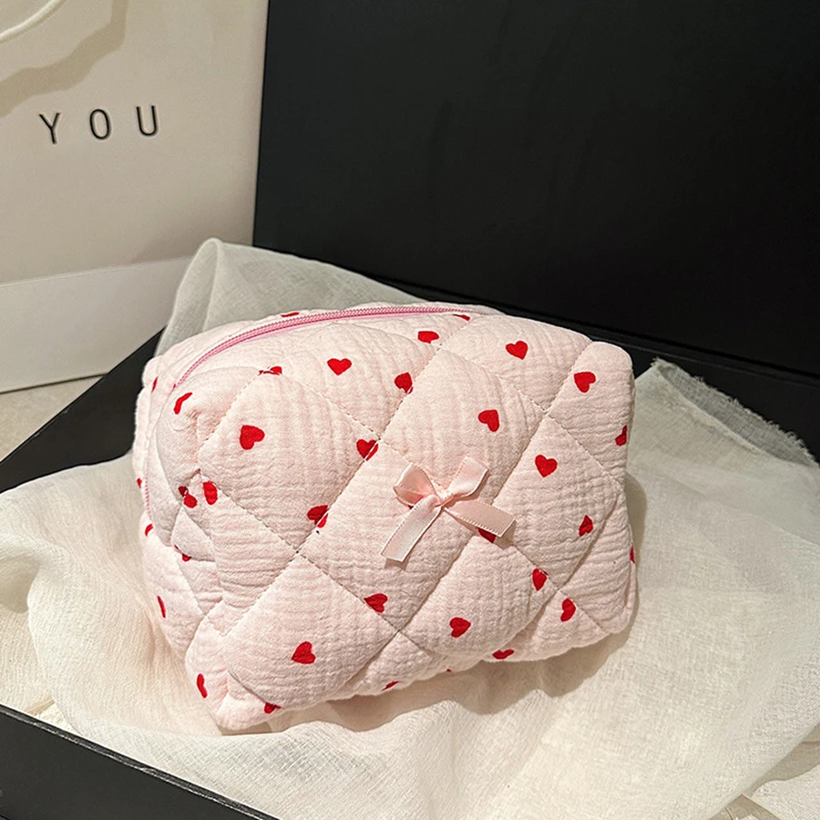 

Beautiful flower quilted cotton embroidered plaid cosmetic bag storage bag with zipper travel skin care product storage bag