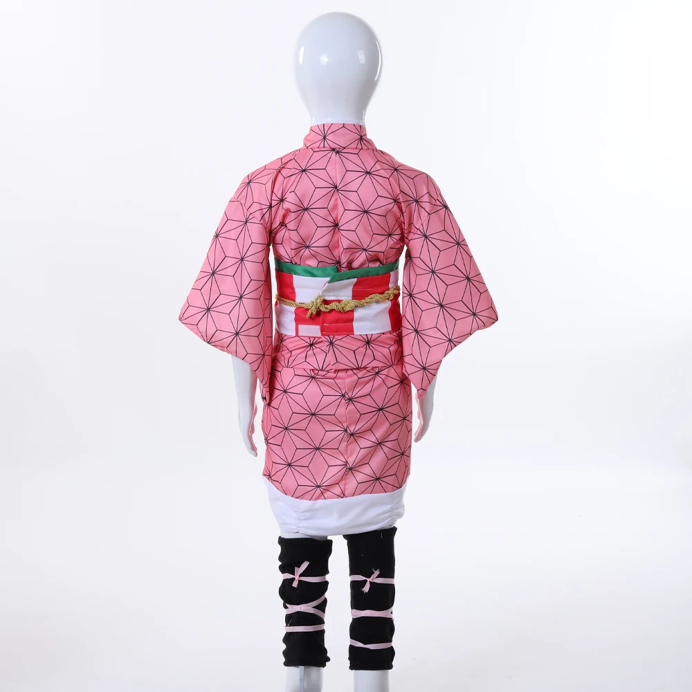 مجموعة كاملة من Nezuko Kamado التأثيرية على الطراز الياباني كيمونو وردي كيمونو مع كمامة من الخيزران لأداء مرحلة اتفاقية الرسوم المتحركة