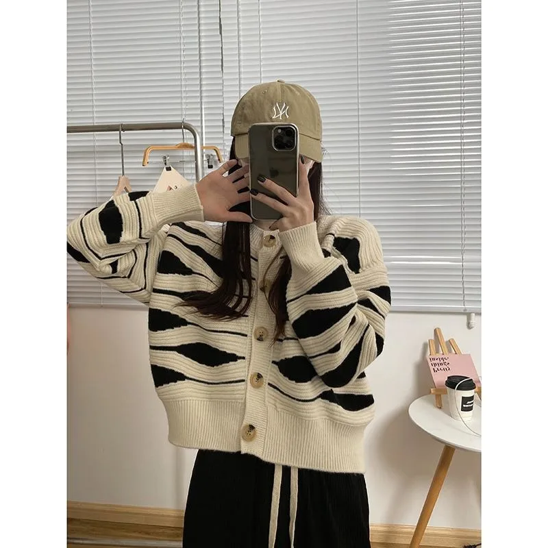 Small Striped Sweater Jacket Women's 2026 Autumn Design Sense Niche Knitted Cardigan Versatile Lazy Style Top