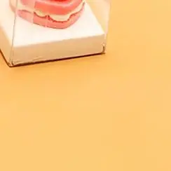 

2-Unit Mini Clear Cake Box for Dolls House; Simulation Dessert Toy Packaging Accessories