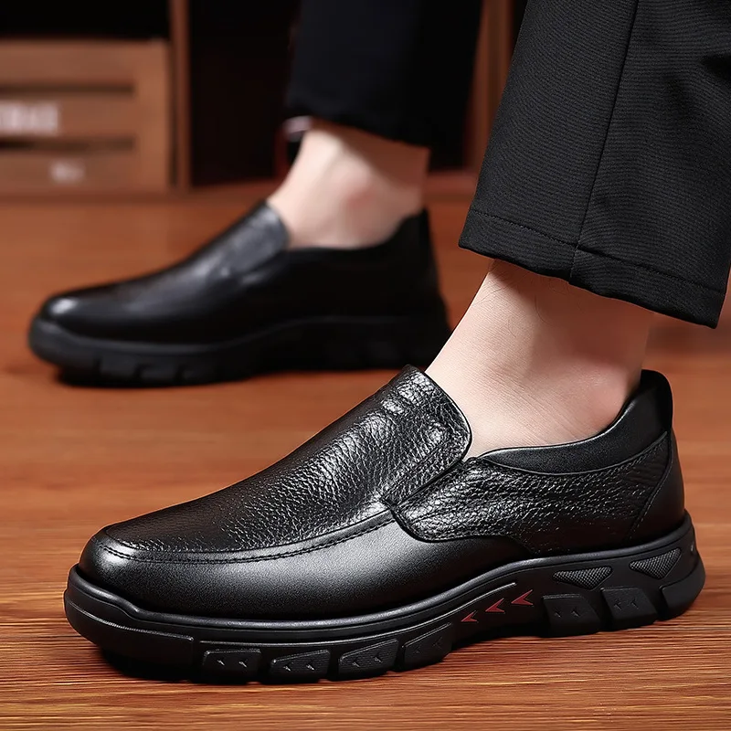 Men's Leather Shoes 2025 New Style Middle-aged Men's Business Casual Leather Shoes Men's Slip-on Soft-soled Leather Shoes 38-44