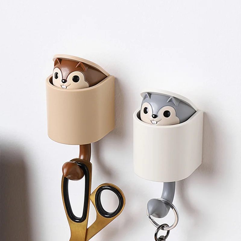 穴のないリスの粘着フック、かわいい服のフック、ドアの後ろ、壁の収納、キーフック