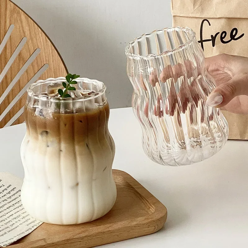2/4pcs Ribbed Glass Cups with Straw and Lid, Wave Shape Design Glassware 18oz Ripple Drinking Glasses 18oz for Iced Coffee Latte
