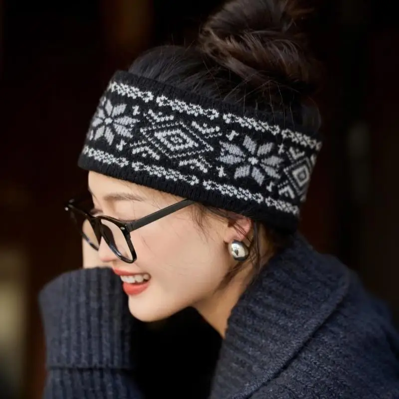 

Knitted Headband Wide Edge Fashionable Retro Ethnic Style Outdoor Windproof Hairband Warm Ear-Protecting Hollowed-Out Hair Tie