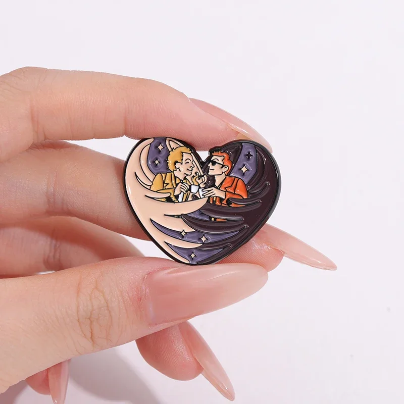 الخيال الكوميدي الفيلم جمع المينا دبابيس مخصصة الملائكة والشياطين شارة الزخرفية على ظهره التلبيب دبوس مضحك مجوهرات الإكسسوار #3