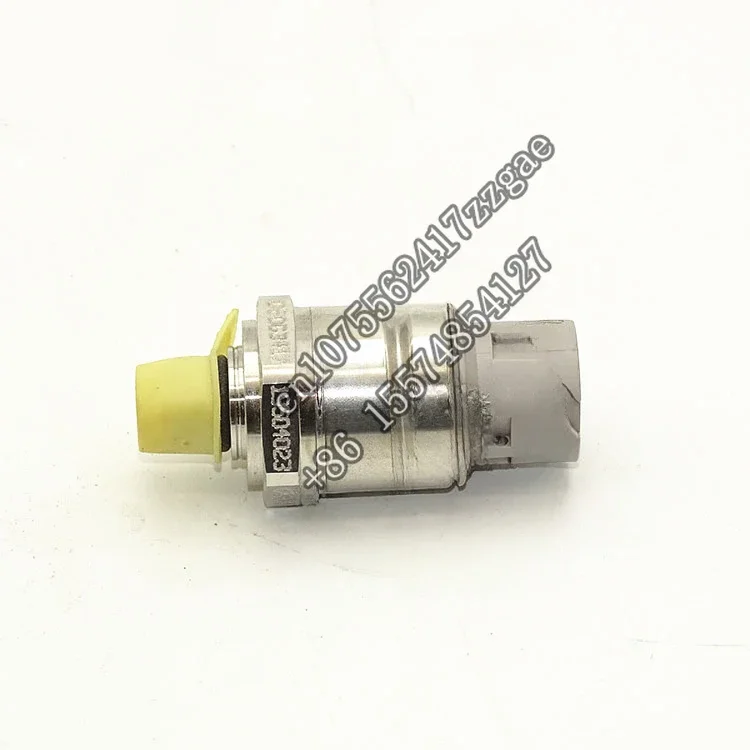 

Suitable for Genuine QSK Engine Parts Pressure Sensor 2894868 3408562