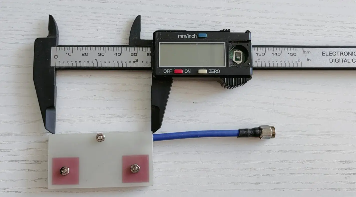 4.9-5.8GHz High-Gain 8dBi Vertical Polarization Flat Panel Antenna RP-SMA, 62x33mm, Strong Signal & Anti-Interference for FPV