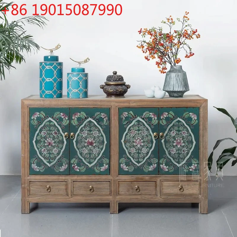 

Прихожая в китайском стиле: старинный шкаф из массива дерева, простой, окрашенный, для хранения вещей, пристенный.