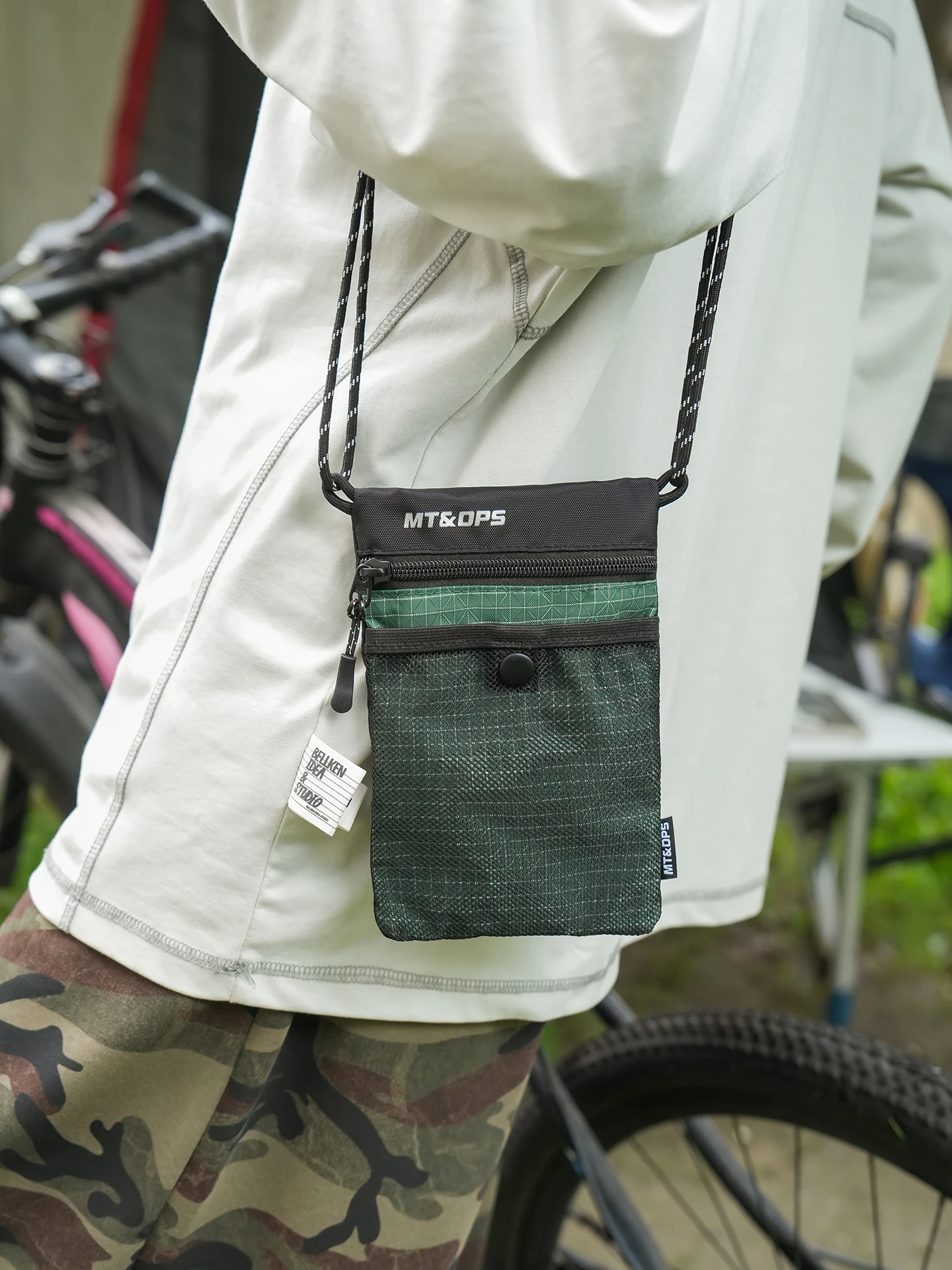 Casual Canvas Sports Phone Bag Women's Commuter Crossbody  Lightweight Outdoor Camping ID Document Small Bag