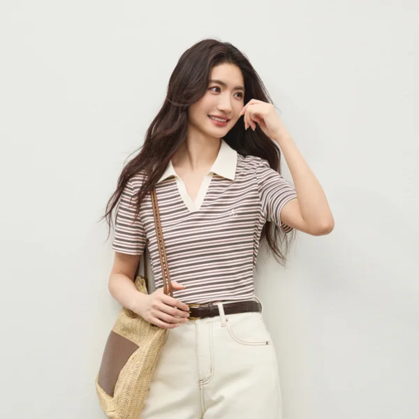 SENTUBILA Knit Short Sleeve T-shirt for Women Summer Fashion Polo Striped Contrast Letter Embroidery Straight Top 162TC6319