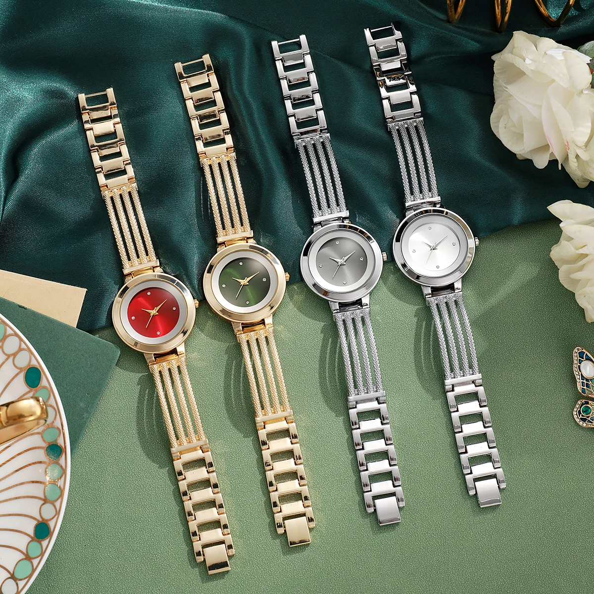 4pcs/set Women's Watch Elegant Fashion Simple Dial Trendy Leisure Classic Quartz Bracelet Watch (Box Not Included))