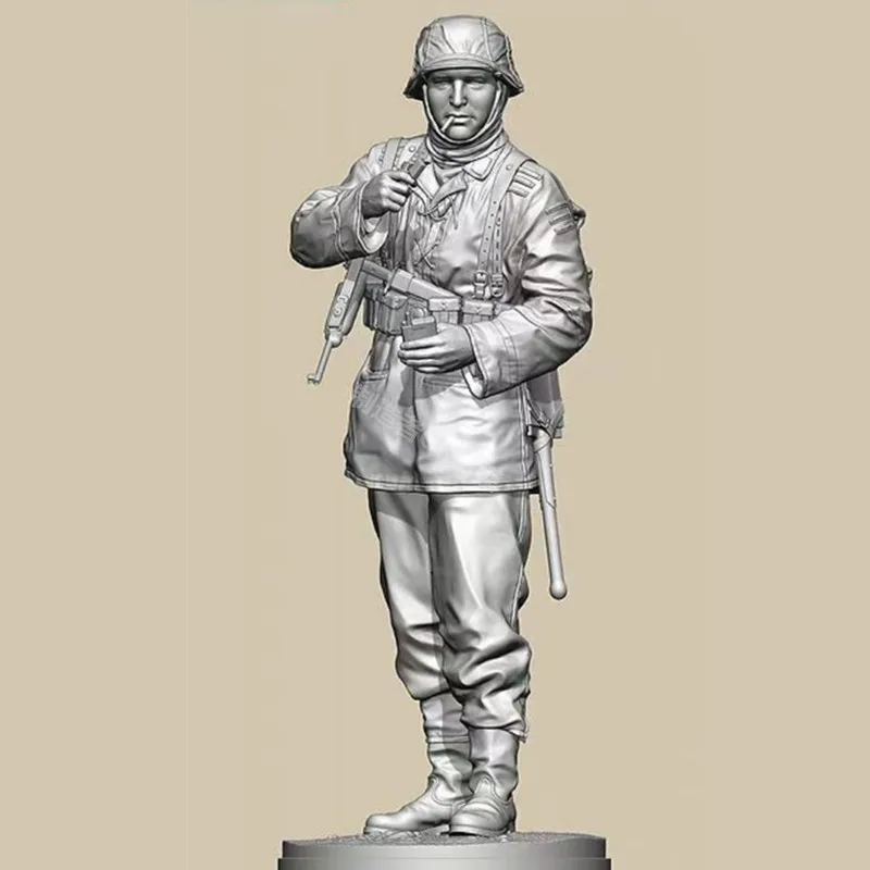 1/16 Casting Resin Model Assembly Kit,  Resin Soldier Commander, Unpainted and Requires Assembly