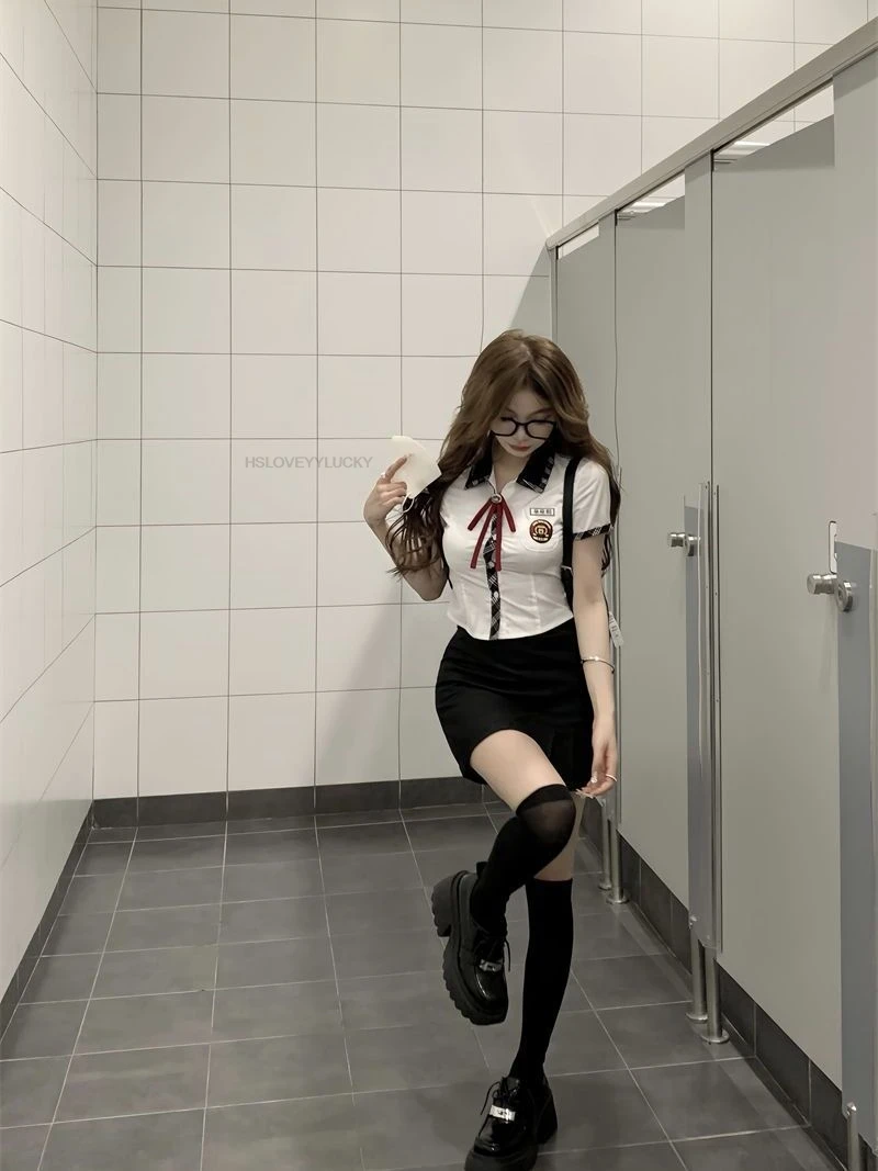 Nuova camicia uniforme scolastica in stile American Academy Hot Girl Fashion Patchwork Jk UNIFORM Gonna corta a pieghe scozzese dolce e versatile