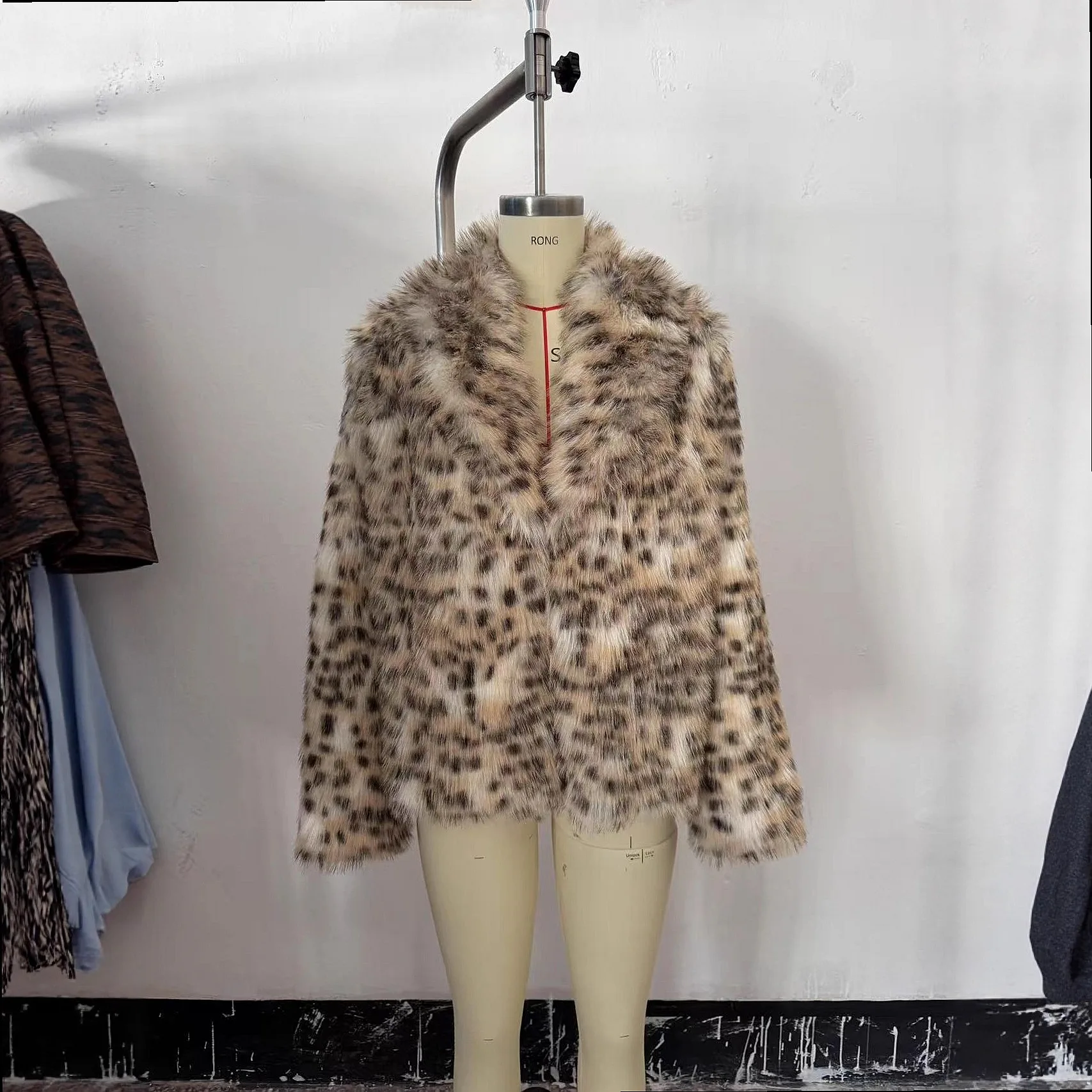 Women Faux Fur Coat Leopard Print Fluffy Outwear Long Fur Coats Spring Summer