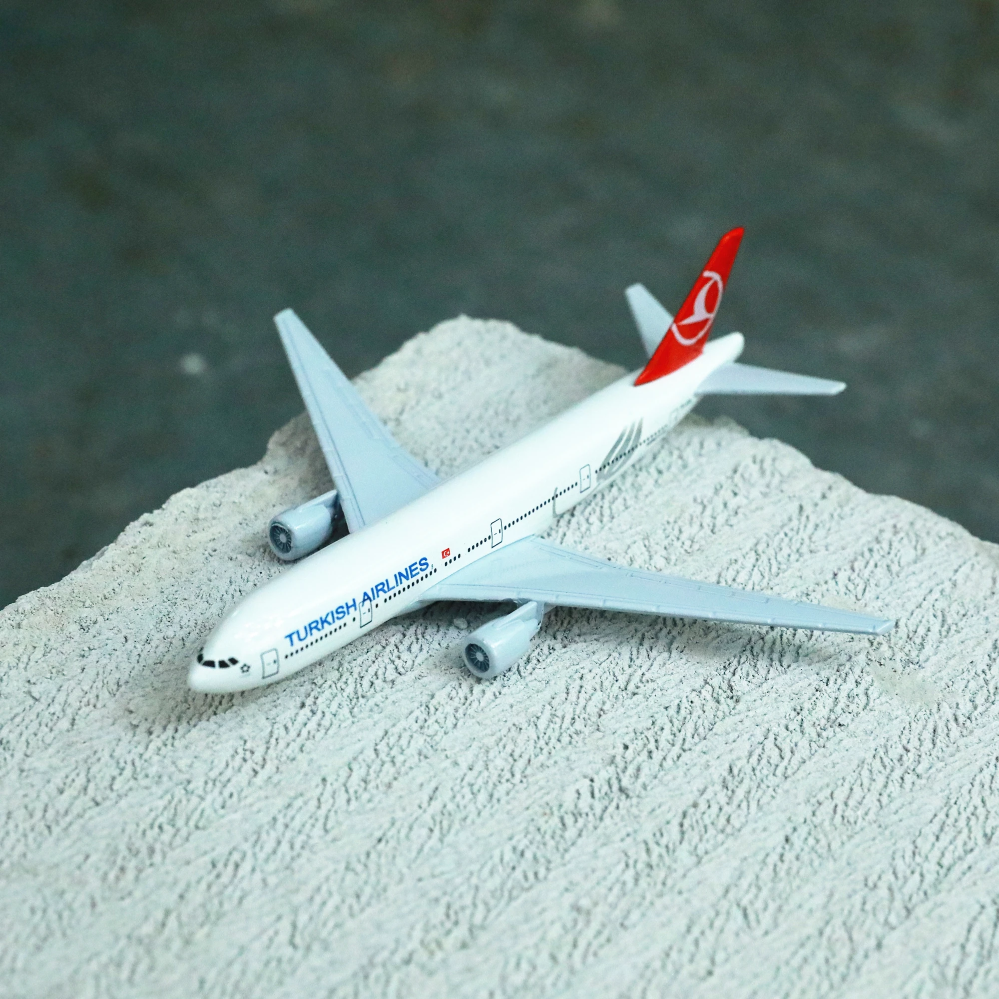 Scale 1:400 Metal Replica Aircraft 15cm Turkish B777 Airlines Boeing Diecast Model Aviation Collectible Miniature