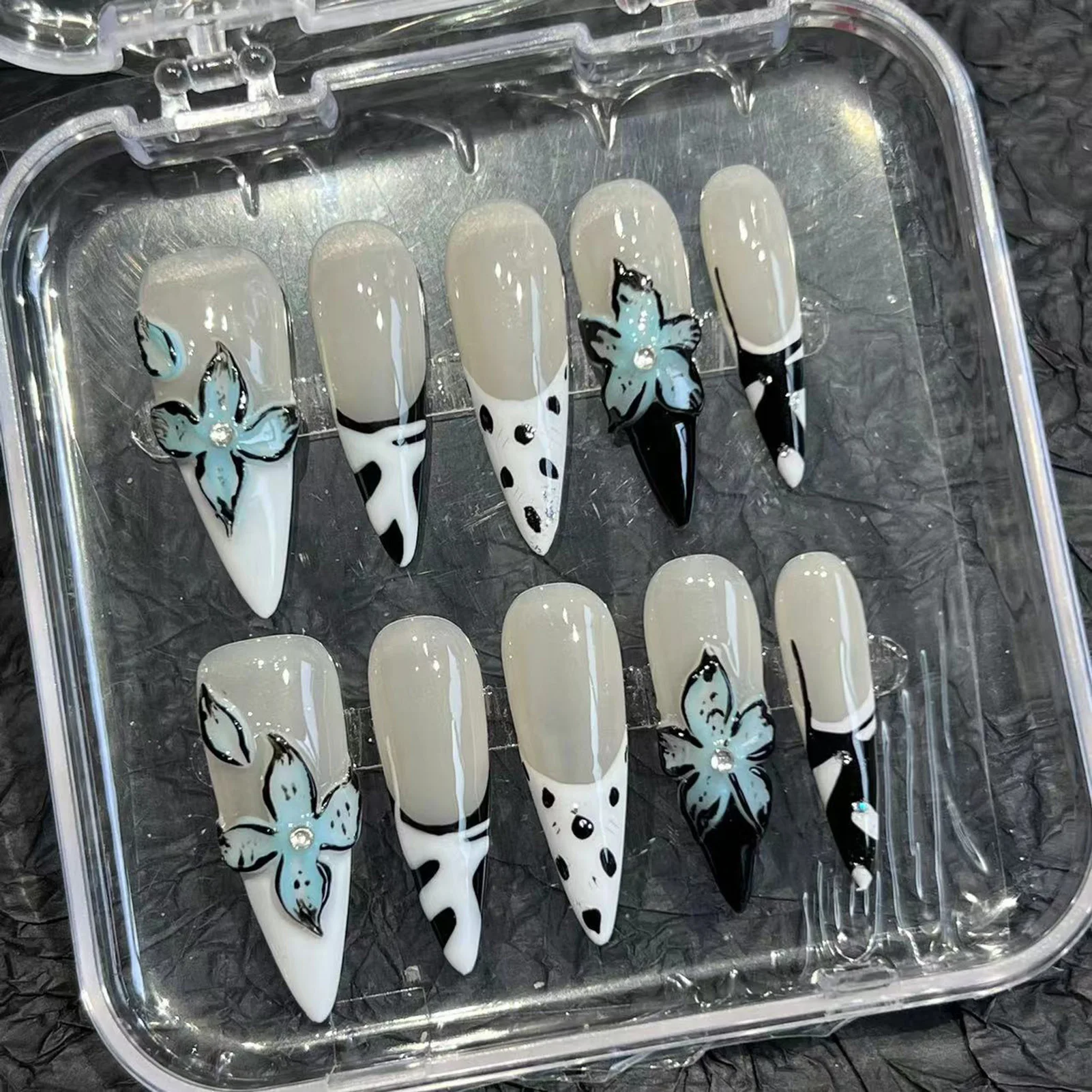 Press On Acyrlic Nails 3D Blue Leopard Flower Decor 10pcs Long Almond Tip Handmade Fake Nails Y2k Black White French False Nails