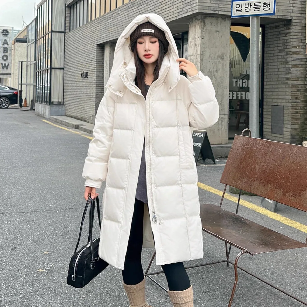 Damska długa parka za kolano 2026 Nowa kurtka puchowa z gęsiego puchu Modny styl zachodni Gruba, ciepła kurtka zimowa