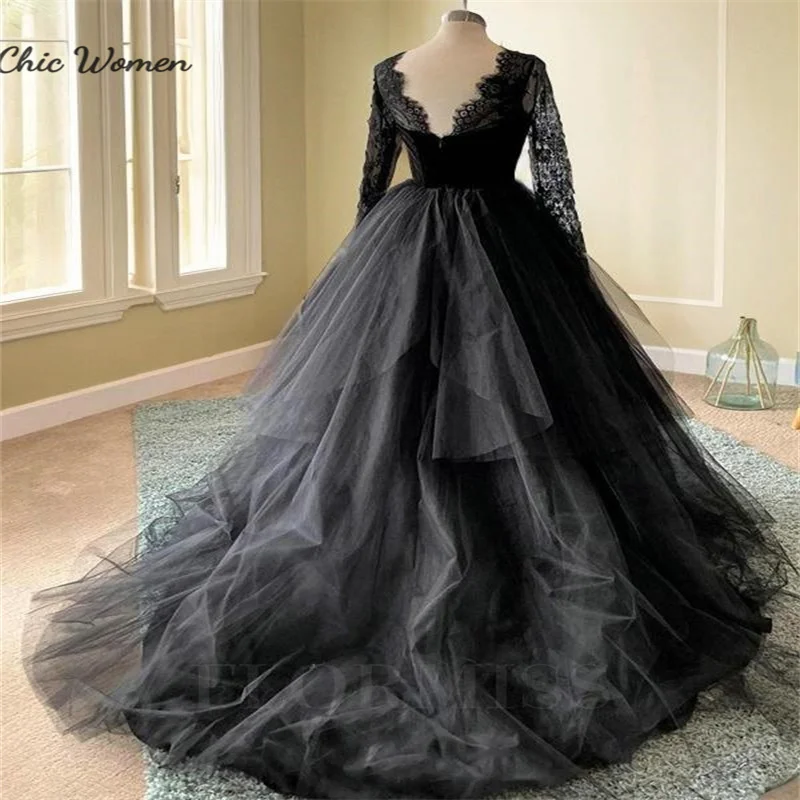 Elegant Black Gothic Wedding Dresses 2024 A Line Long Sleeve Lace Country Bridal Dress Sweep Train Backless Winter Bride Dress