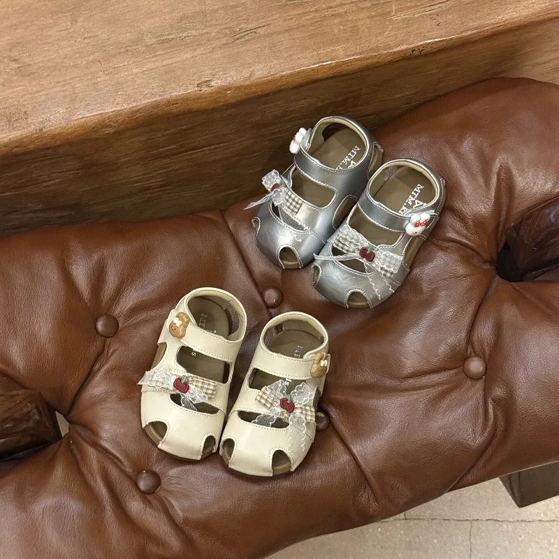 Kleinkind-Sandalen im Prinzessinnen-Stil, Baby-Freizeitschuhe mit Lochmuster und Weicher Sohle, 2026 Brandneue Kinder-Prinzessinnen-Sandalen im Koreanischen Stil – Detail 3