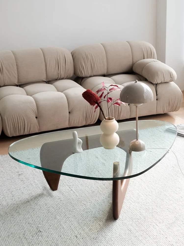 The product can be customized. Isamu Noguchi's table and living room