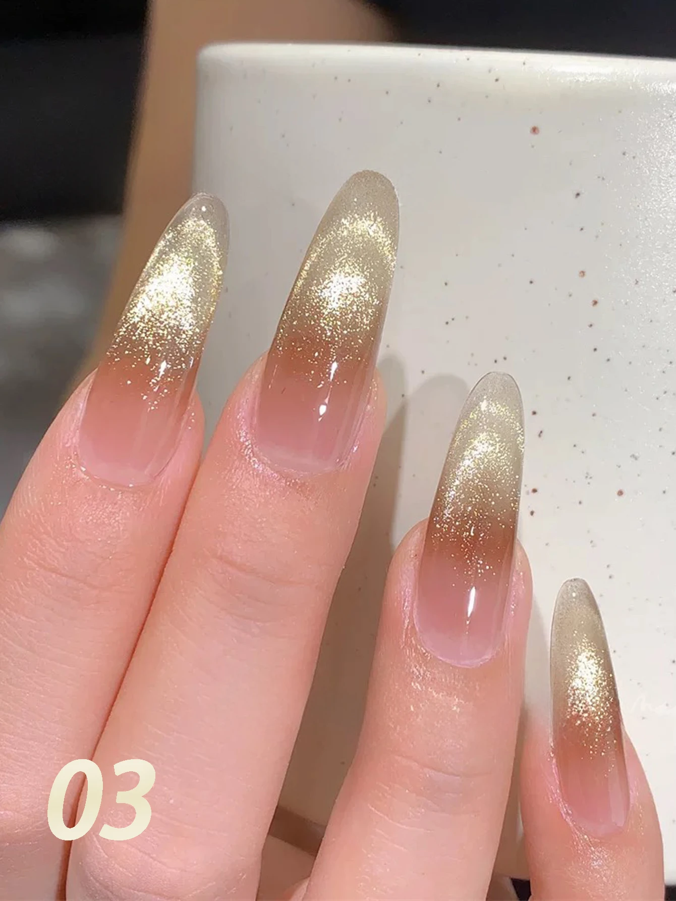 MN 1-4szt 12ML Golden Winter Cat Eye Gel Nail Polish 2025 New Style Flash Nail Polish Bead Cat Magnetic Gel Polish Gold Nails