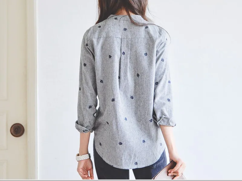 

Spring Faion Women's Loose Long Sve Striped Embroidered irt Korean Sle Versatile Student Friendly Casual Chic Top