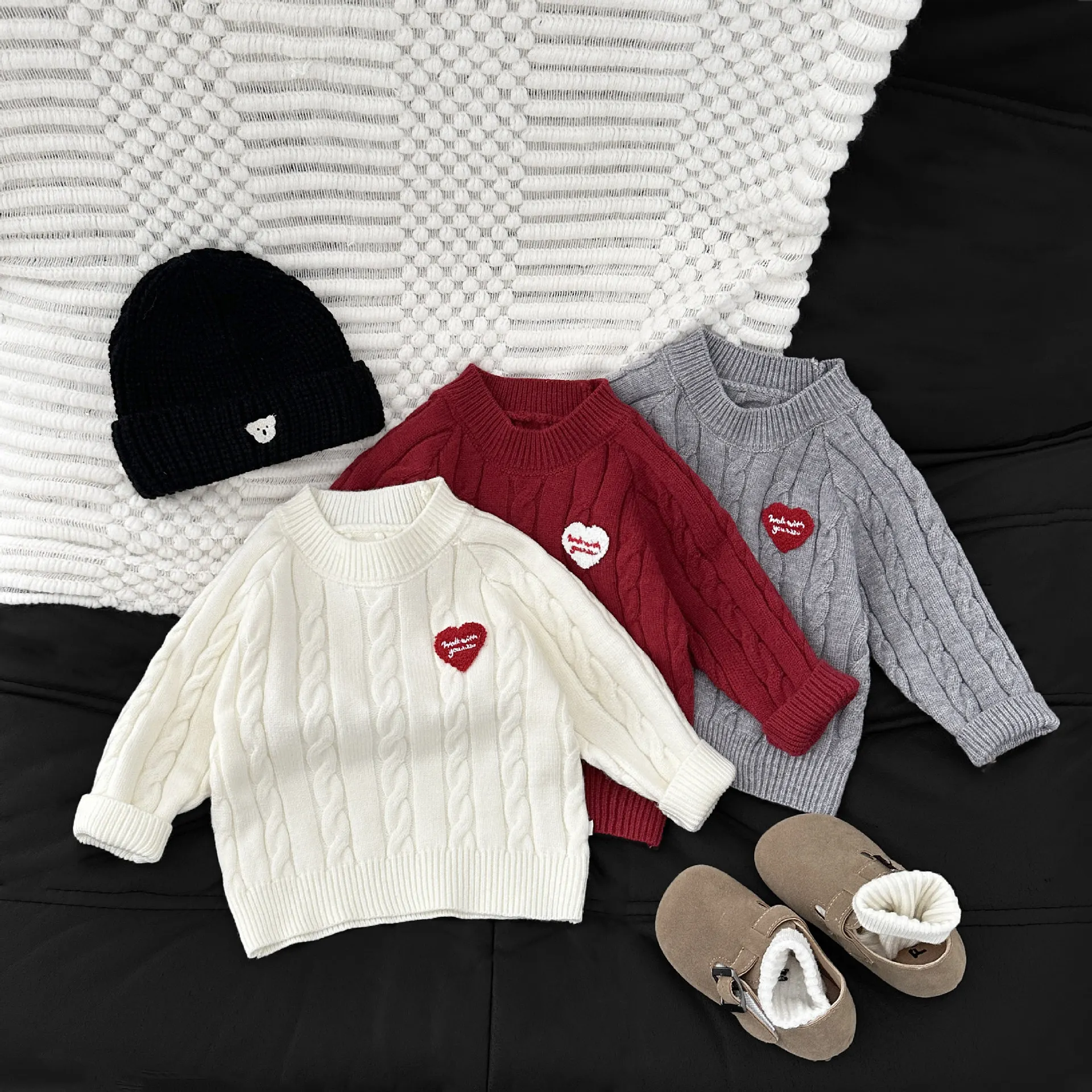 

2025 Autumn New Baby Long Sleeve Casual Sweater Boys Girls Heart Sweater Kids Knit Tops Cute Infant Knitwear Toddler Clothes