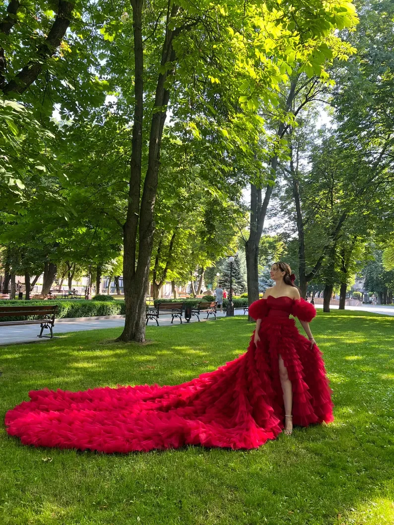 Fotografia fúcsia vestidos formais tule espartilho exagerado querida vestidos de baile mangas fora do ombro em camadas longo vestido de baile exuberante