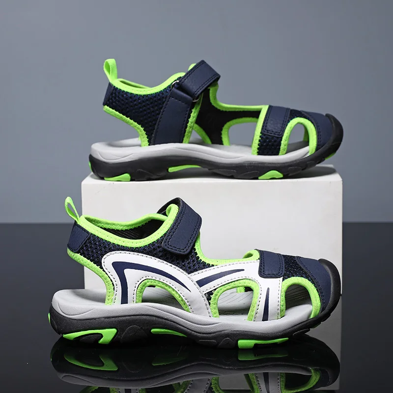 

A pair of children's summer toe-covering sandals, comfortable and wear-resistant outdoor sports shoes, sizes 28-39，YZ-807