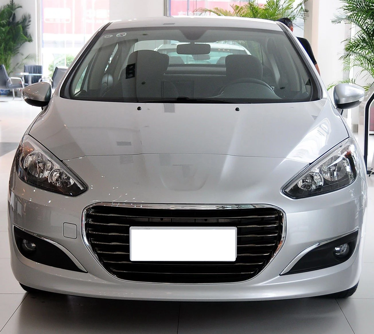 

Передний бампер в сборе для моделей Peugeot 308 13-15 гг.