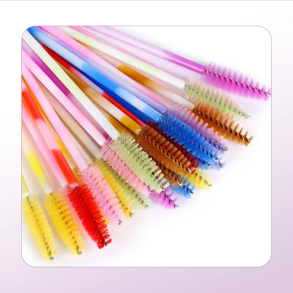 Groothandel borstel make-up tools 50 stuks kam wegwerp mascara individuele 18 kleuren applicator toverstaf wimperborstel