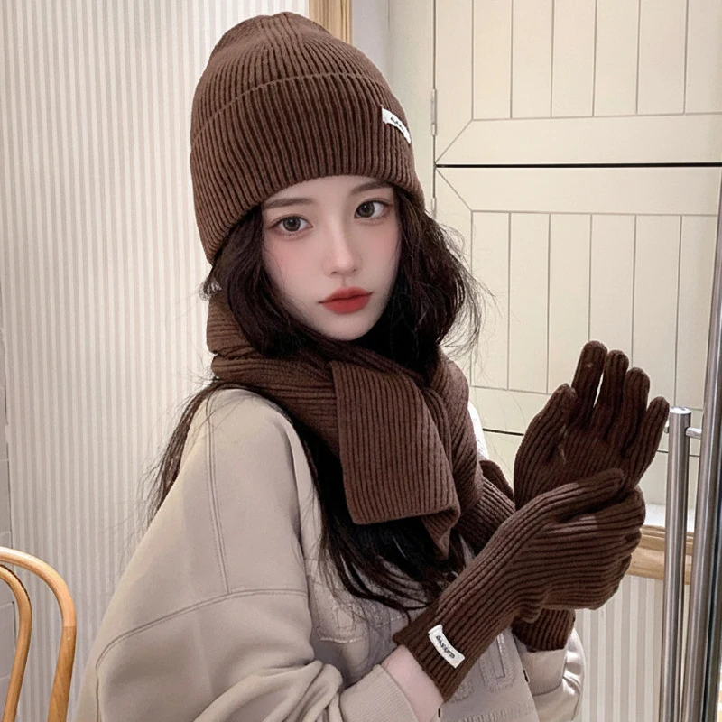 Рисунок 2 - Зимняя шерстяная вязаная шапка