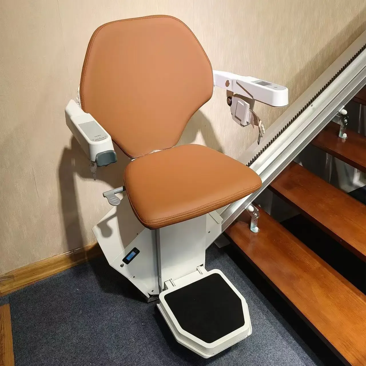 The latest home elderly climbing machine curve elevator
