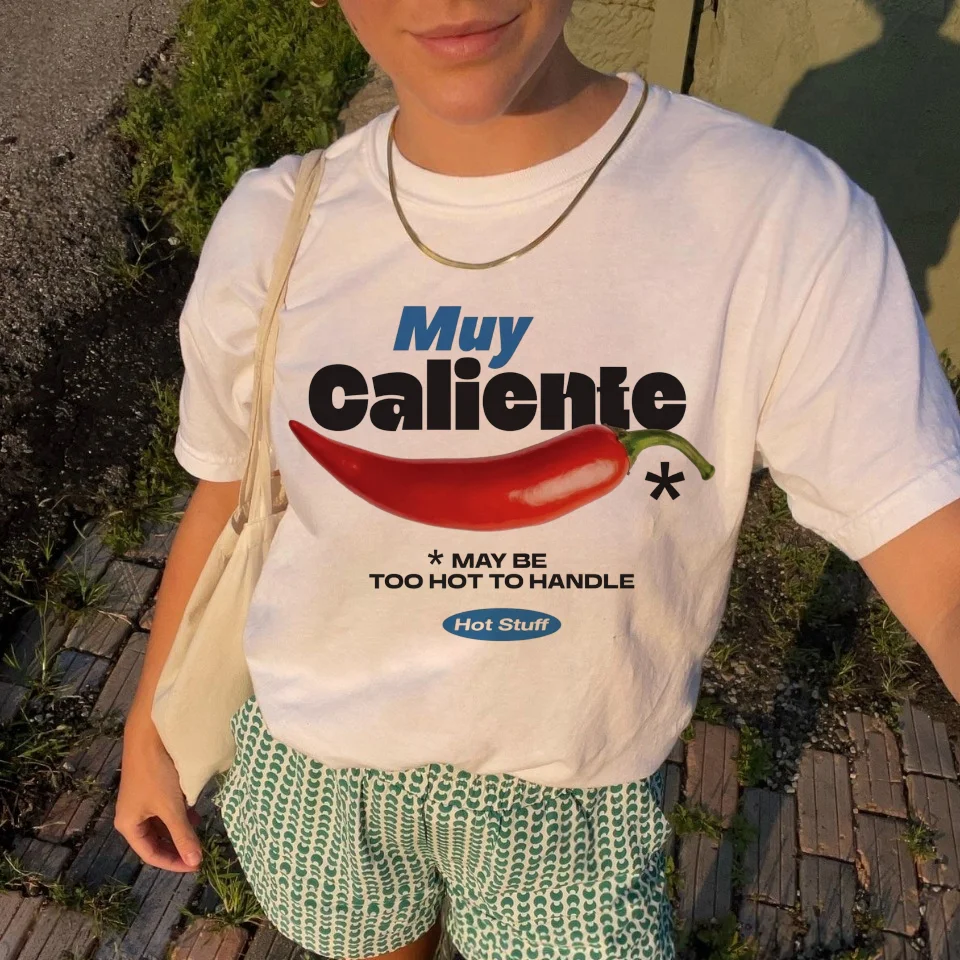 Lustiges bedrucktes T-Shirt mit rotem Pfeffer-Muster, Cartoon-Stil, Rundhalsausschnitt, lässiges bedrucktes Oberteil für Damen, süßer Sommer-weißes T-Shirt