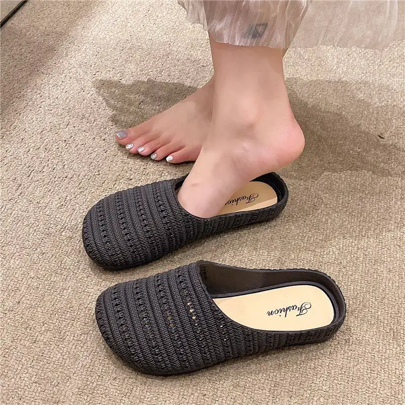 Breathable Hollow Woven PVC Lightweight Slippers Breathable Simple Ins Versatile Non Slip Sandals Daily Shopping Travel Slippers