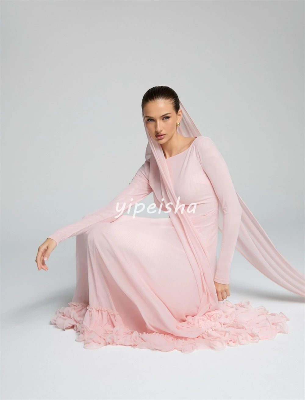 Maßgeschneiderte schlichte Damen-Abendkleider aus Chiffon mit Rüschen und Falten, A-Linie, hochwertige Ballkleider mit O-Ausschnitt und langen Ärmeln in Bodenlänge – Detail 4