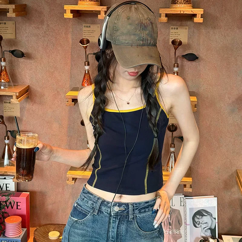 เสื้อสายเดี่ยวสั้นสไตล์อเมริกันเรโทร แมทช์สีสันสดใส แฟชั่นใหม่สำหรับฤดูร้อน ทรงเข้ารูป แมทช์ได้กับทุกชุด สไตล์สาวฮอต