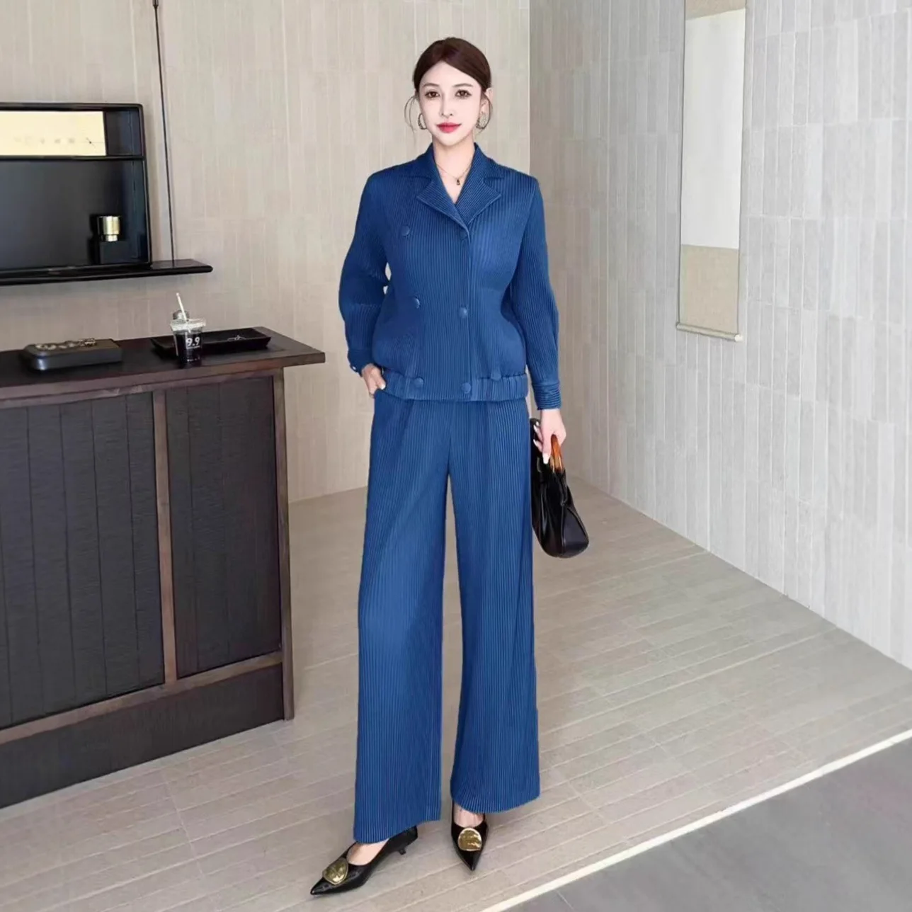 

Miyake плиссированный осенне-зимний новый комплект, женский повседневный двубортный пиджак с воротником, свободные прямые брюки, комплект из двух предметов