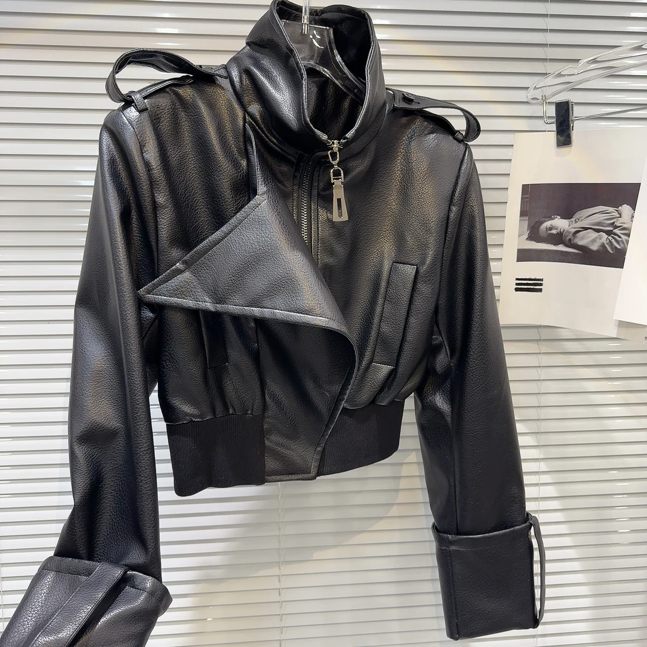 오토바이 재킷 여성 패션 2024 가을 시즌 PU 가죽 지퍼 빅 칼라 핫 걸 슬레 롱 슬리브 스트레이트 컷