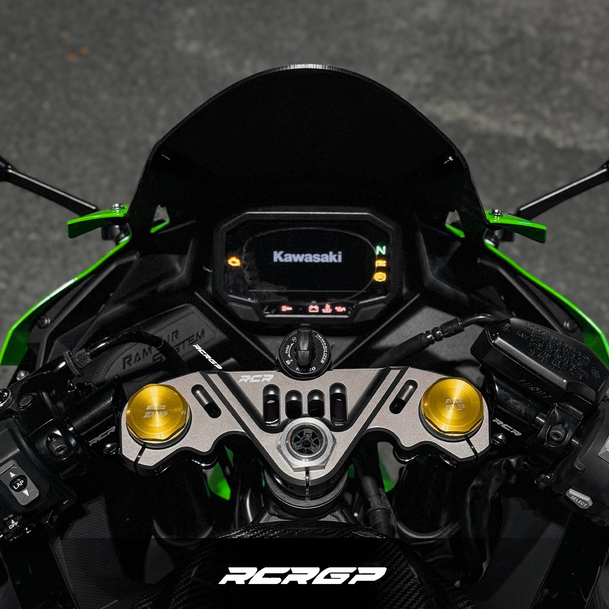 

Suitable for Kawasaki ZX-4R/RR uplink plate High hardness, light weight, original appearance